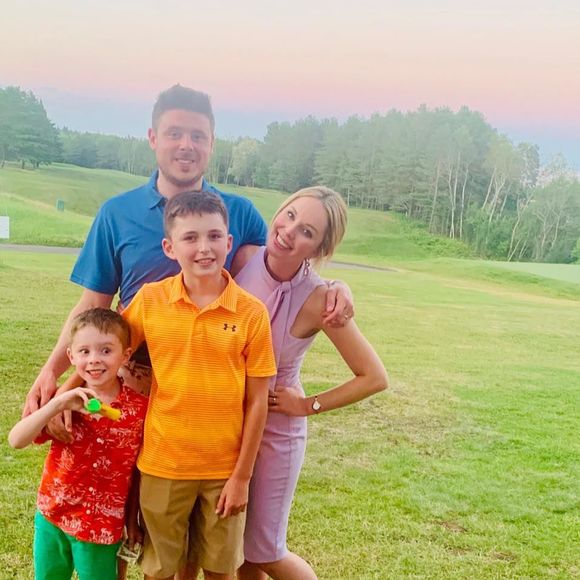 Meet your Posher, Ayla - Picture 1 of 1